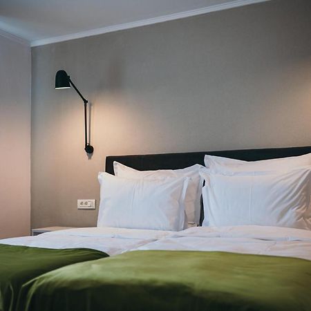 Nest Guesthouse 드로베타 투르누 세베린 외부 사진
