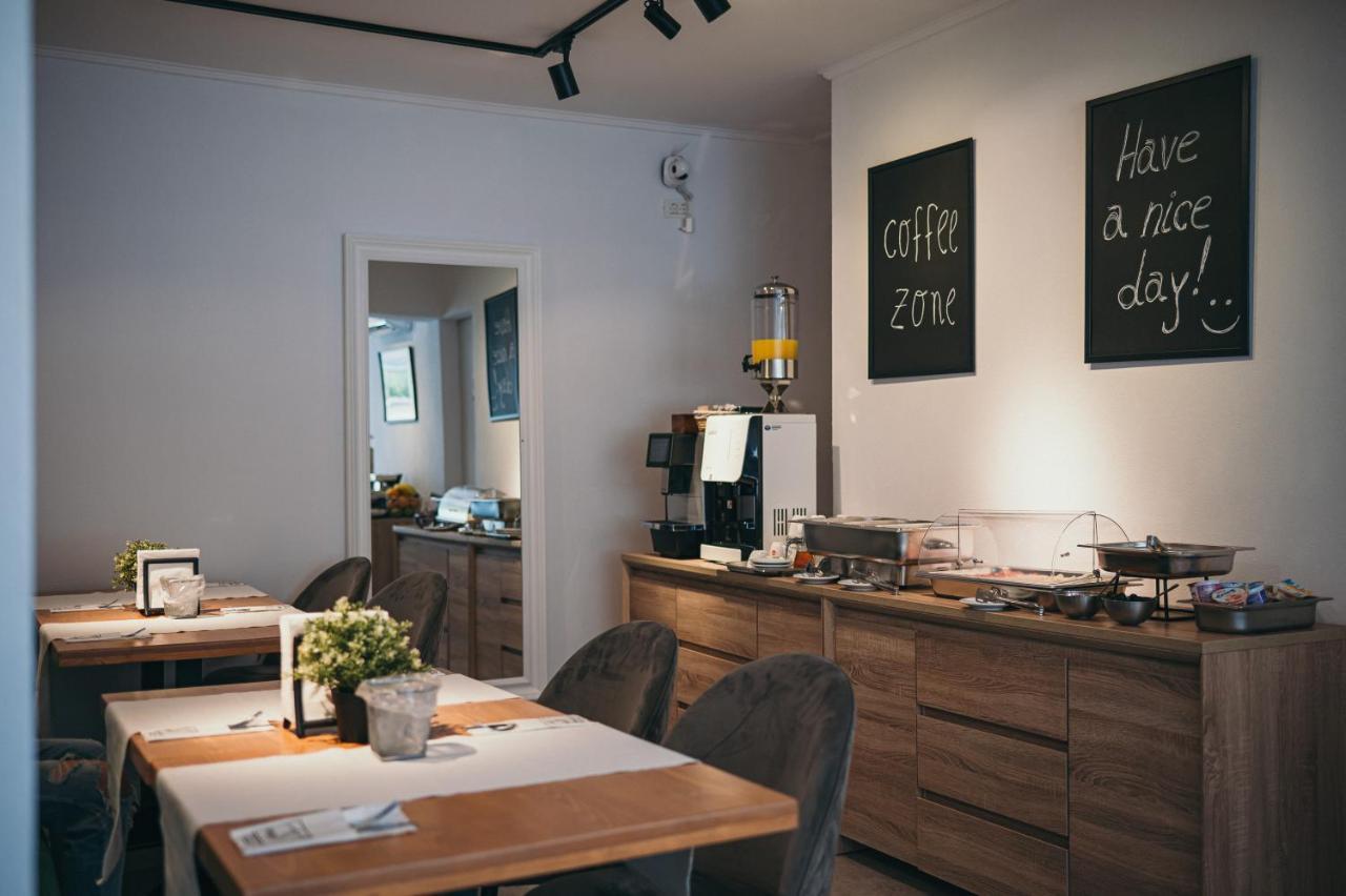 Nest Guesthouse 드로베타 투르누 세베린 외부 사진