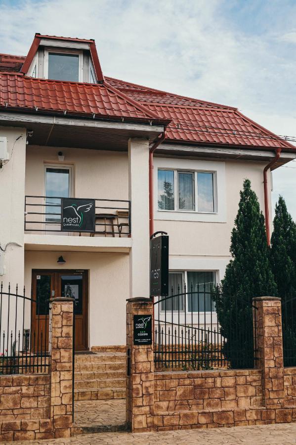 Nest Guesthouse 드로베타 투르누 세베린 외부 사진