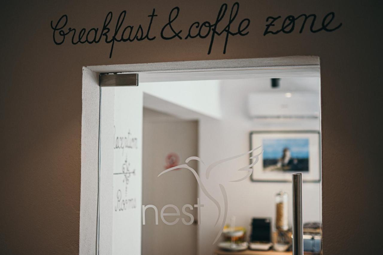 Nest Guesthouse 드로베타 투르누 세베린 외부 사진