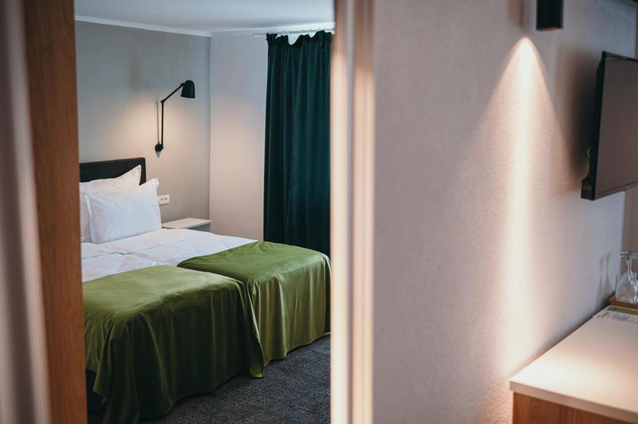 Nest Guesthouse 드로베타 투르누 세베린 외부 사진