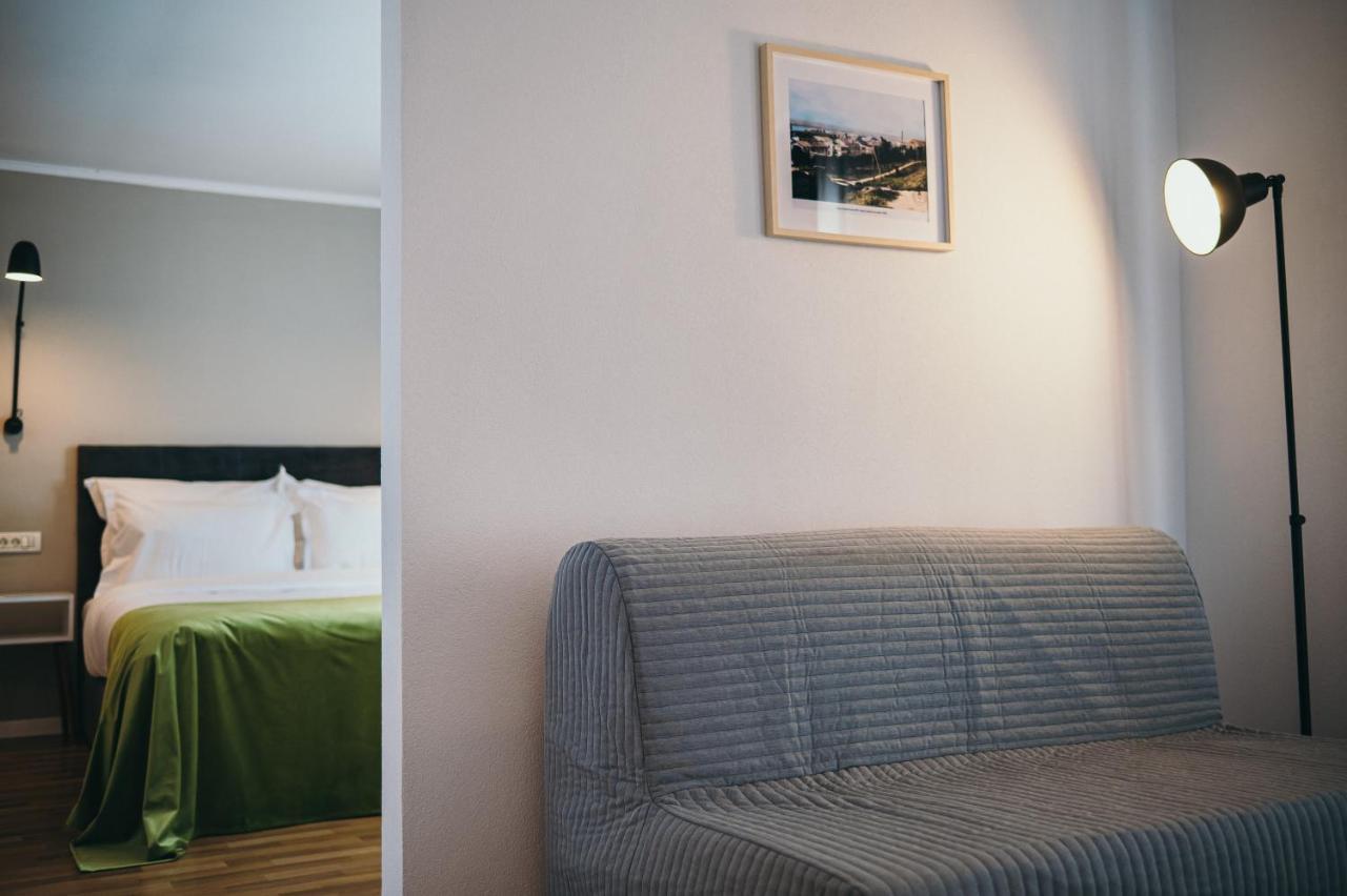 Nest Guesthouse 드로베타 투르누 세베린 외부 사진