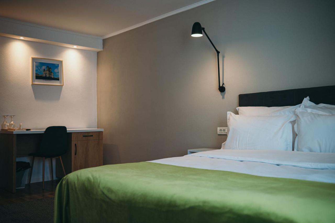 Nest Guesthouse 드로베타 투르누 세베린 외부 사진