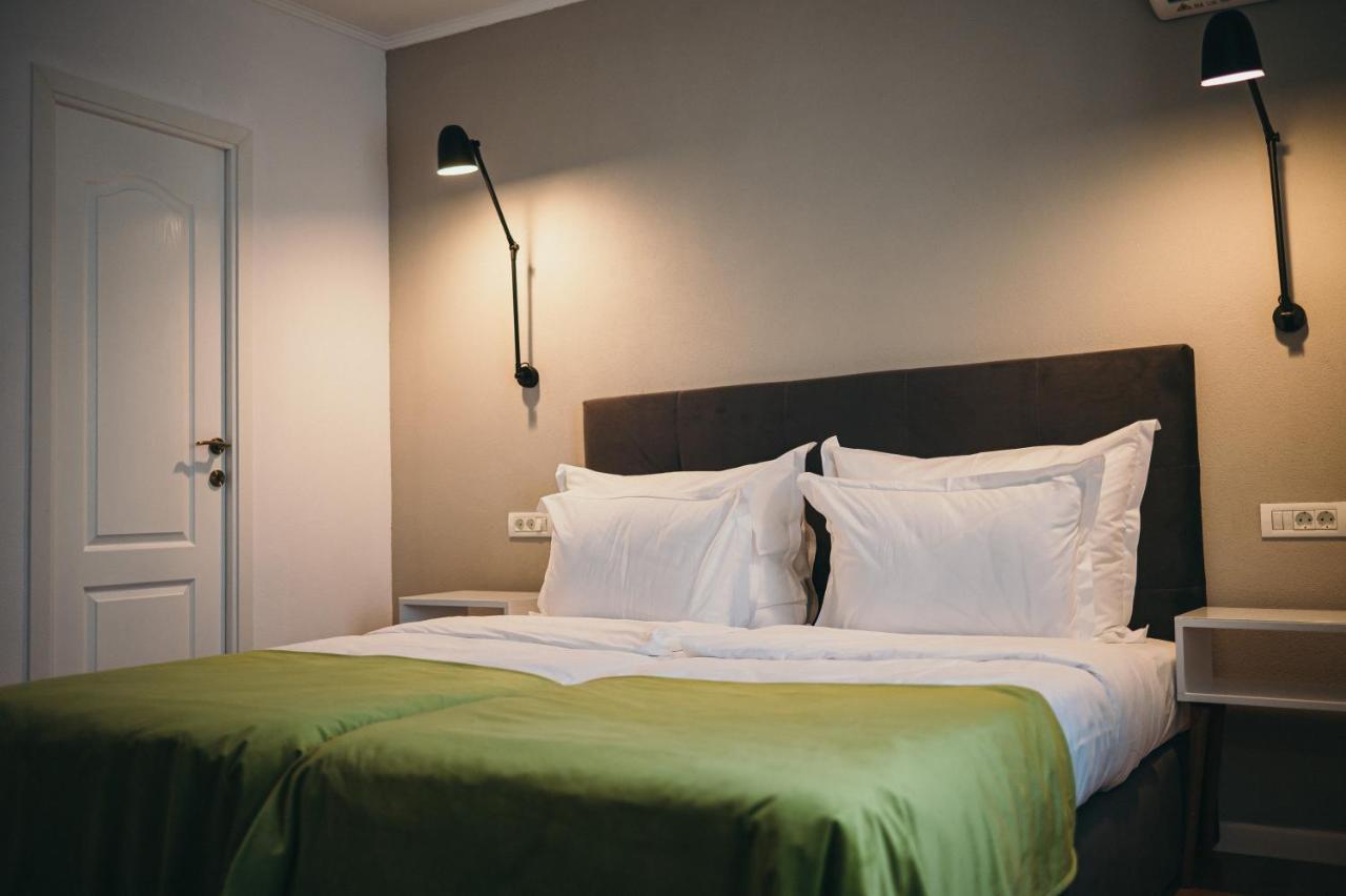 Nest Guesthouse 드로베타 투르누 세베린 외부 사진