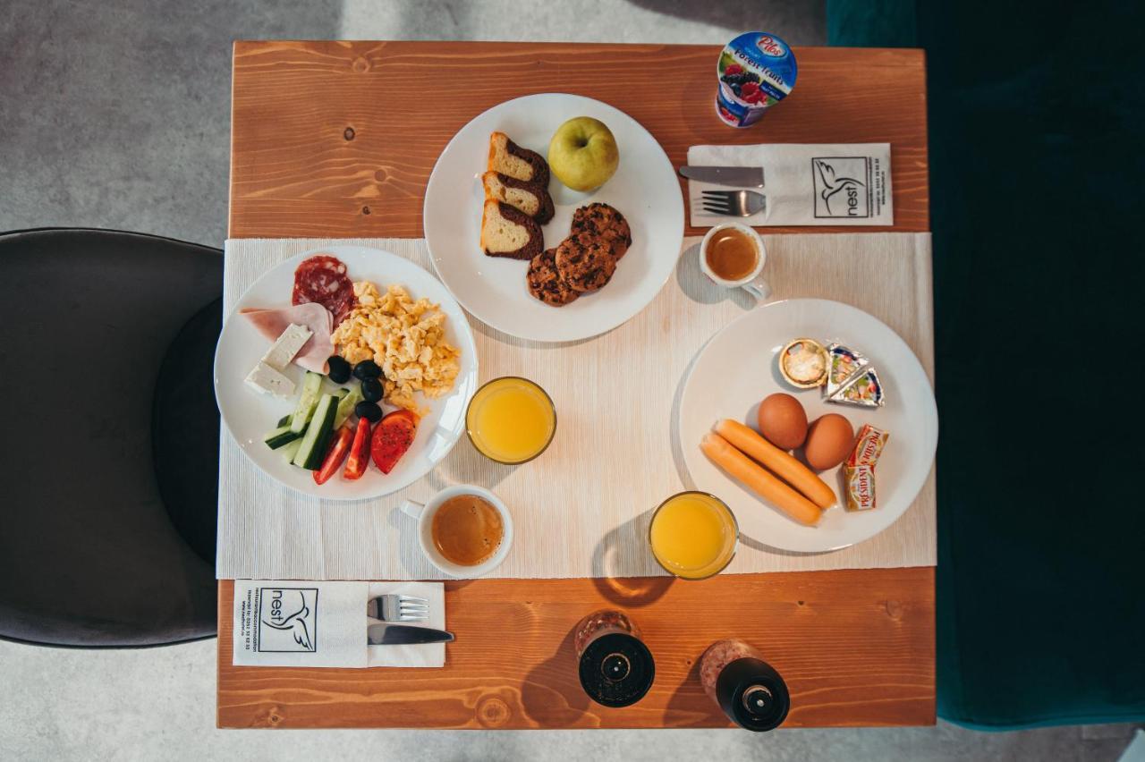 Nest Guesthouse 드로베타 투르누 세베린 외부 사진