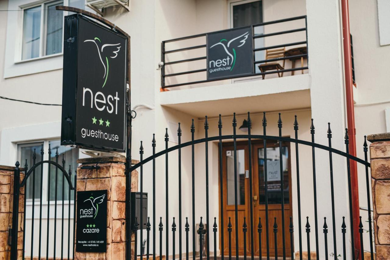 Nest Guesthouse 드로베타 투르누 세베린 외부 사진