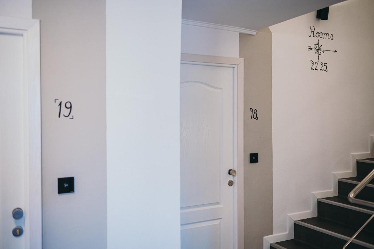 Nest Guesthouse 드로베타 투르누 세베린 외부 사진