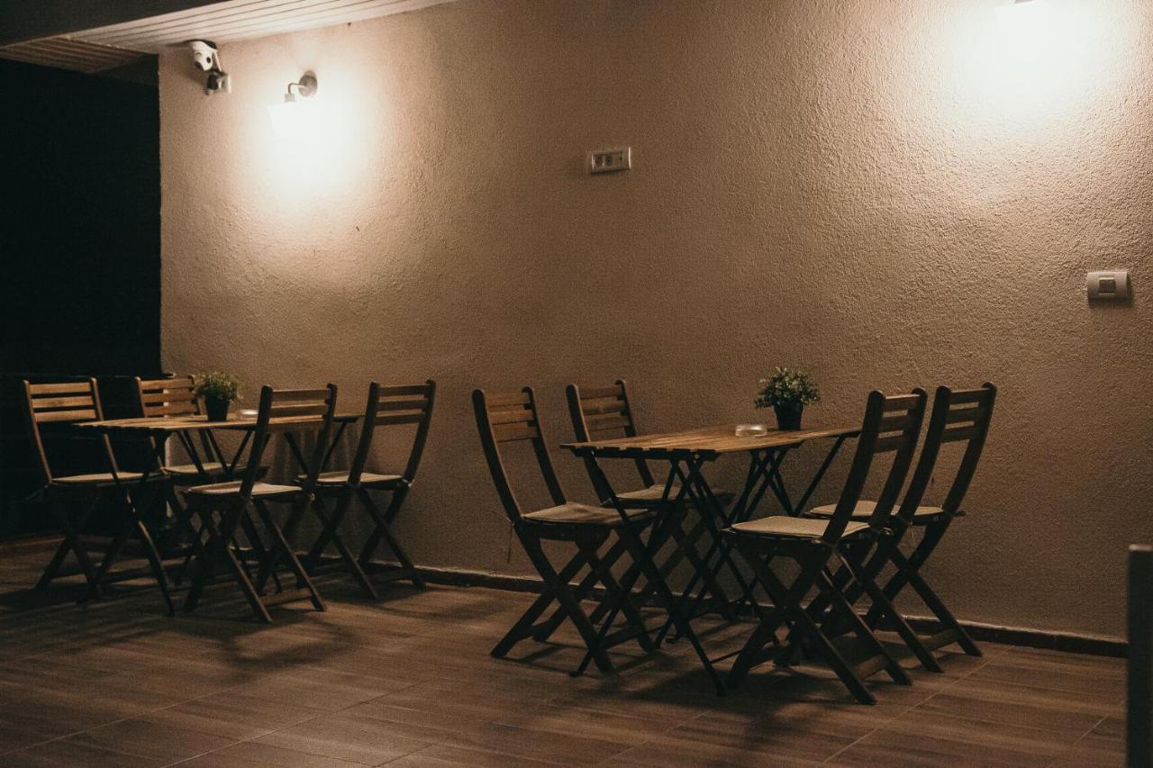 Nest Guesthouse 드로베타 투르누 세베린 외부 사진