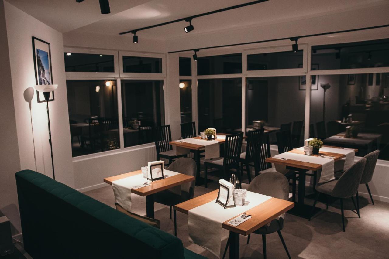 Nest Guesthouse 드로베타 투르누 세베린 외부 사진